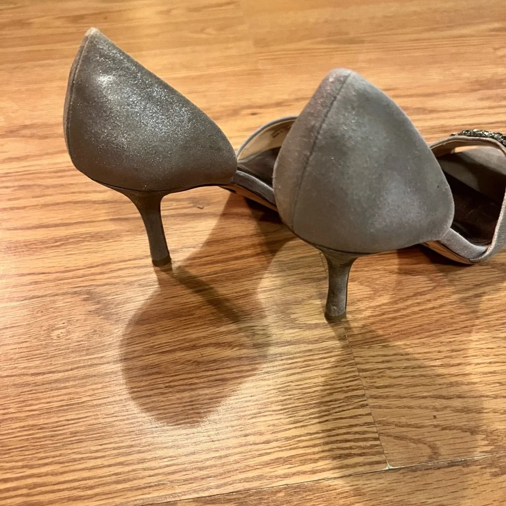 Badgley Mischka Salsa d’orsay Pewter Heels with Decorative Broch Size 6 1/2